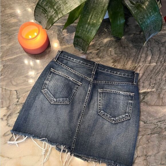 L’AGENCE Jolene Denim Raw Edge Mini Skirt Destructed Newberry Blue - Picture 6 of 9